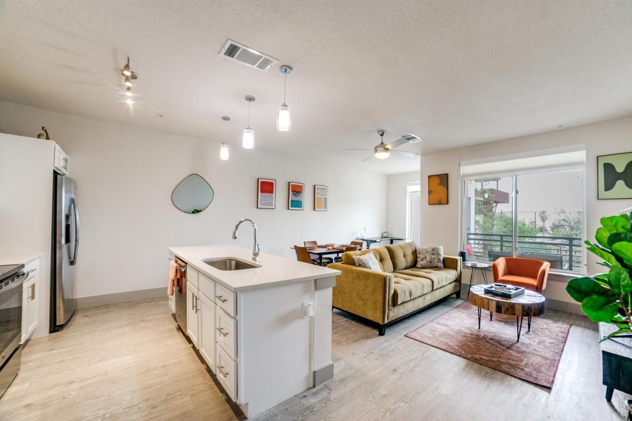 Downtown Apartment With Riverwalk Views Free Parking Pet Friendly Centrally Located On The Riverwalk San Antonio Exterior foto
